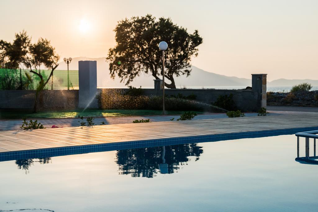 Niovi Seaside Suites Kíssamos Extérieur photo